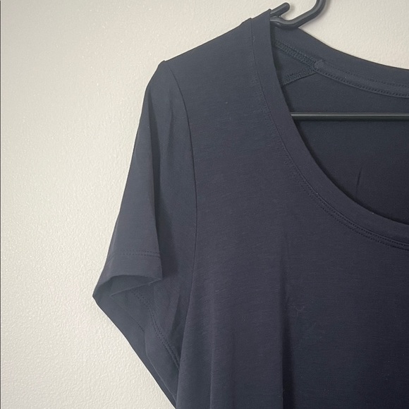 NWOT Athleta Black Short Sleeve Tee - Picture 3 of 4